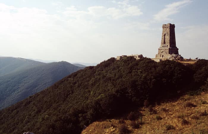 Monumentul de la Șipka văzut de la distanță