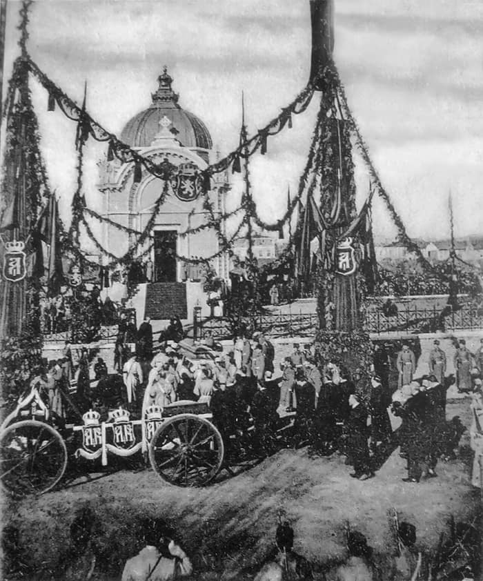 Historische Abbildung des Mausoleums Alexanders von Bulgarien, 1893 (retuschiert)
