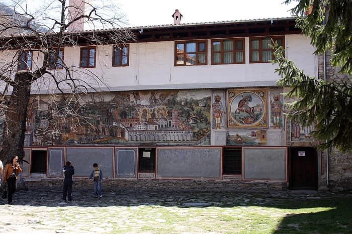 Außenwand des südlichen Teils des Klosterflügels, nördlicher Hof