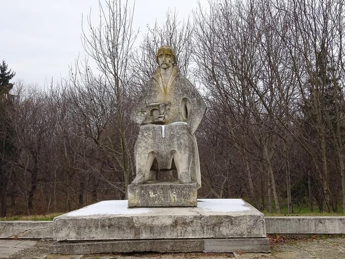 Pomnik Kolju Ficzeto w Białej