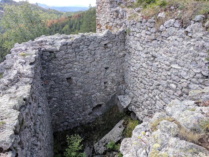 Крепостта Устра край село Устрен, четвърта гледка