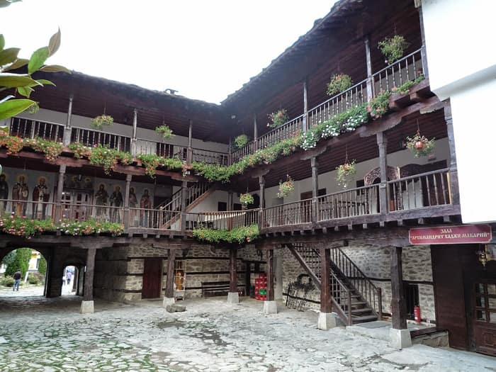 Monaster Trojański, widok na zespół klasztorny