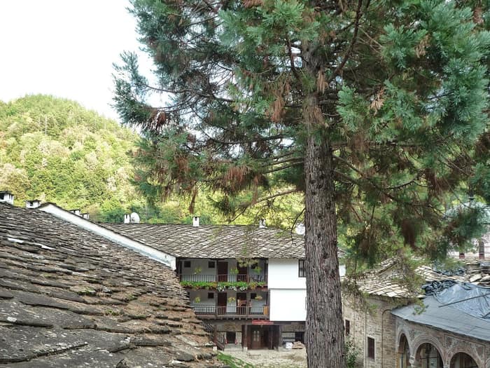 Monaster Trojański, czwarty widok na zespół