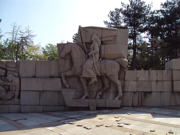 Панагюрище, гледка, свързана с мемориалния хълм, снимка 4