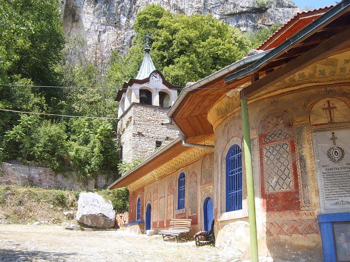 Das Preobraschenski-Kloster in der Jantra-Schlucht bei Weliko Tarnowo