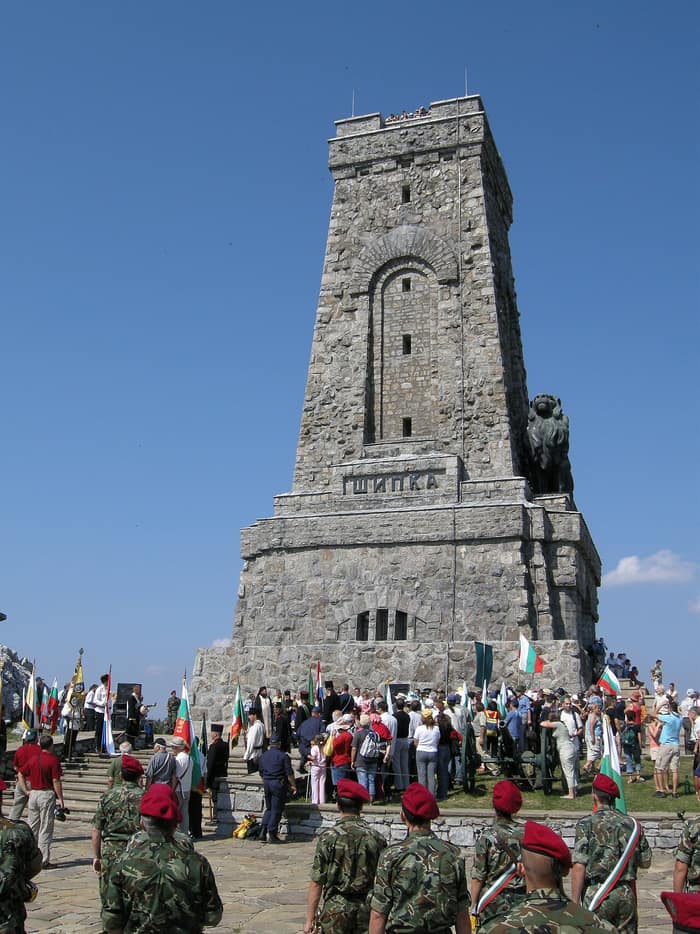 Pomnik Wolności na Szypce na szczycie w Górach Bałkańskich