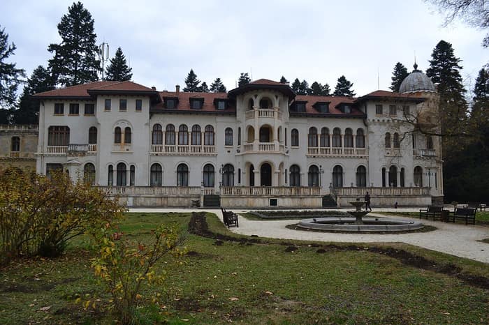Pałac Wrana, widok na budynek